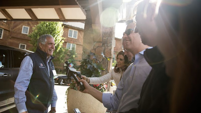 Ο Tim Cook παραβρίσκεται στην συγκέντρωση της Sun Valley μαζί με άλλους δισεκατομμυριούχους - Φωτογραφία 7