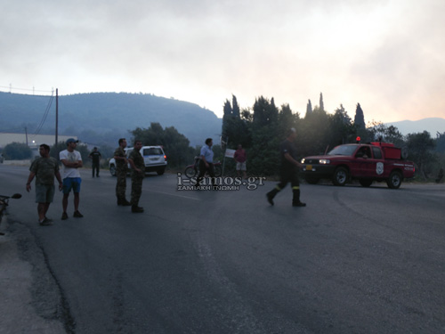 Σάμος: Ανεξέλεγκτα τα μέτωπα της φωτιάς! [photos+video] - Φωτογραφία 12