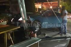 Καμένα Βούρλα: Αυτοκίνητο μπούκαρε σε μαγαζί τα ξημερώματα