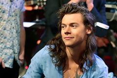 Αγνώριστος ο Harry Styles! Δείτε νέες φωτογραφίες από τα γυρίσματα της ταινίας [photos]