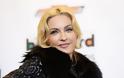 Γιατί πήγε η Madonna στην Αφρική με τους δυο γιους της; [photos] - Φωτογραφία 1