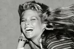 Θυμάστε την Christie Brinkley; Δείτε πώς είναι στα 62 της! [photos]