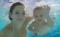 Θα τρελαθείτε! 22 μηνών και δηλώνει... κολυμβητής! [video] - Φωτογραφία 2