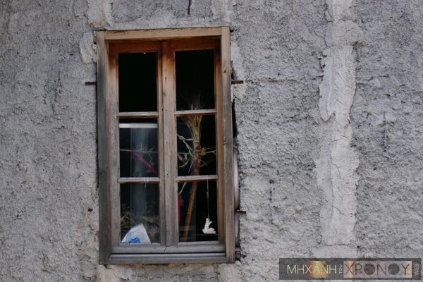 Το μυστηριώδες σπίτι με την πήλινη γυναίκα. Υπήρξε το πρώτο κέντρο διεκπεραίωσης ρουσφετιών στην Ελλάδα - Ο αστικός μύθος λέει ότι... [photos] - Φωτογραφία 6