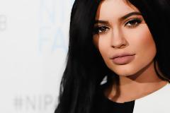 Παντρεύεται η Kylie Jenner; Δείτε το ΤΕΡΑΣΤΙΟ ΜΟΝΟΠΕΤΡΟ που της έκανε δώρο ο Tyga [photos]