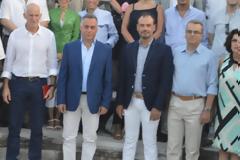 Άγριο κράξιμο στον ΓΑΠ για το γεύμα των 6.500 ευρώ στην Κω. [photos]