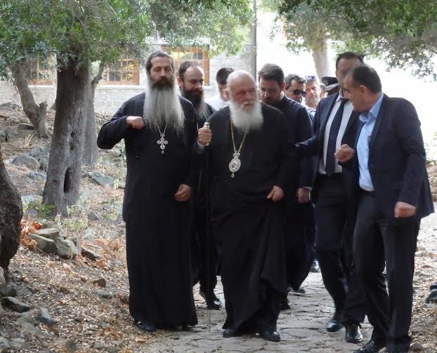 Πρώτη επίσκεψη Προκαθημένου της Εκκλησίας της Ελλάδας στη Σαμοθράκη - Φωτογραφία 4