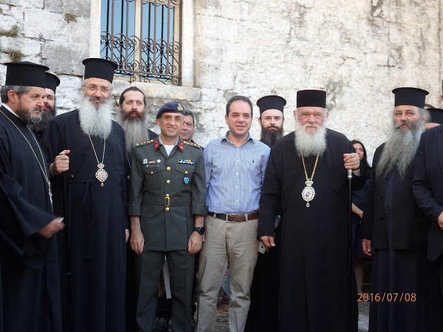 Ο Αρχιεπίσκοπος Ιερώνυμος κοντά στους ακρίτες της Σαμοθράκης - Φωτογραφία 2