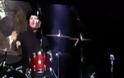 Νέα Υόρκη: Κατέρρευσε επί σκηνής ο κιθαρίστας των Aerosmith Τζο Πέρι [video] - Φωτογραφία 4