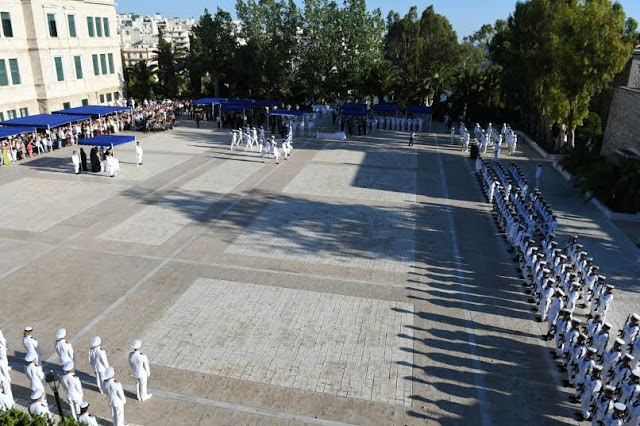 Η πολιτική και στρατιωτική ηγεσία του ΥΠΕΘΑ στην τελετή ορκωμοσίας των νέων Σημαιοφόρων - Φωτογραφία 3