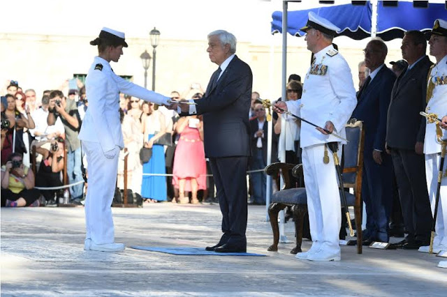 Η πολιτική και στρατιωτική ηγεσία του ΥΠΕΘΑ στην τελετή ορκωμοσίας των νέων Σημαιοφόρων - Φωτογραφία 6