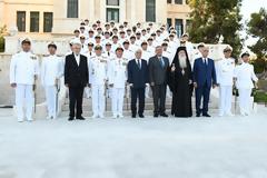 Η πολιτική και στρατιωτική ηγεσία του ΥΠΕΘΑ στην τελετή ορκωμοσίας των νέων Σημαιοφόρων