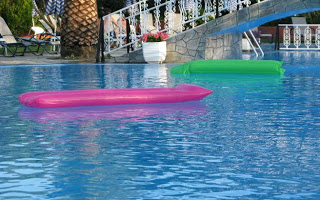 60χρονος άνδρας πνίγηκε σε πισίνα ξενοδοχείου στην Κρήτη - Φωτογραφία 1