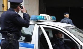 Ένας 14χρονος νεαρός μαθητής προσέφερε τα χρήματα του κουμπαρά του  στην Ελληνική Αστυνομία γιατί... - Φωτογραφία 1