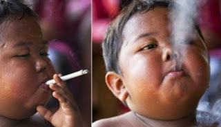 Θυμάστε το Δίχρovo Aγoράκι που Κάπνιζε 40 τσιγάρα την Μέρα; Δείτε την Κατάληξή του... [photos] - Φωτογραφία 1