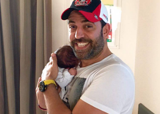 Στέφανος Κωνσταντινίδης: Ξετρελαμένος χαζομπαμπάς με την κόρη του! [photo] - Φωτογραφία 1