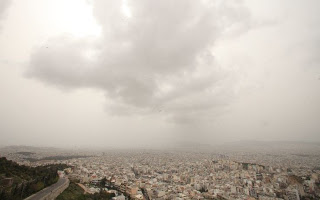 Αποπνικτική η ατμόσφαιρα στην Αθήνα - Το όζον είναι στο «κόκκινο» - Φωτογραφία 1