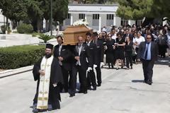 Πλήθος κόσμου έδωσε το «παρών» στο τελευταίο αντίο του σπουδαίου «δάσκαλου» Δημήτρη Μαρωνίτη