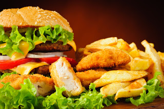 ΣΟΚ! Τι προκαλεί το fast food ΕΚΤΟΣ από παχυσαρκία; - Φωτογραφία 1