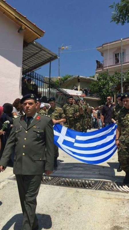 Καταρρέει η προπαγάνδα των τουρκόφρονων για την σημαία στο φέρετρο του στρατιώτη - Φωτογραφία 3