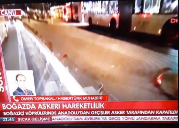 Ο στρατός στους δρόμους της Κωνσταντινούπολης - Κλειστές οι γέφυρες στο Βόσπορο - Πυροβολισμοί στην Άγκυρα - ΦΩΤΟ - Φωτογραφία 1