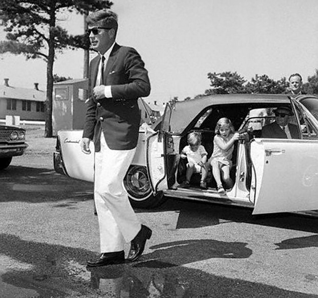 Πωλείται η Lincoln της Jackie Kennedy - Φωτογραφία 2