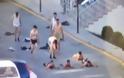 Άγκυρα: Πραξικοπηματίες βγαίνουν από το υπουργείο Αμυνας και παραδίδονται γυμνοί (φωτό)