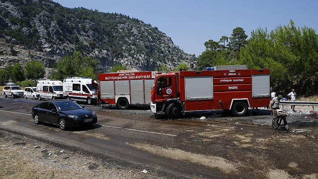 Νέα τραγωδία στην Τουρκία - Τουριστικό λεωφορείο ανατράπηκε - 6 νεκροί και 20 τραυματίες [photos] - Φωτογραφία 2