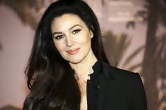 ΚΟΥΚΛΑ! Δείτε πώς είναι η Monica Bellucci στα γυρίσματα της σειράς [photos]