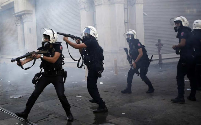 Εισβολή από τις ειδικές δυνάμεις της Αστυνομίας στη σχολή Ικάρων της Τουρκίας! - Φωτογραφία 1