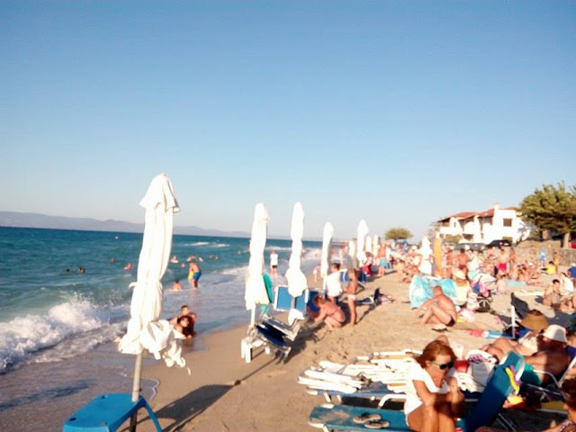 Πευκοχώρι Χαλκιδικής: Η αυθαιρεσία στην παραλία σε όλο της το μεγαλείο [photos] - Φωτογραφία 2