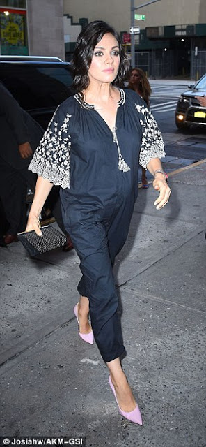 Η Mila Kunis είναι έγκυος και μας δείχνει το νέο look και την κοιλίτσα της! [photos] - Φωτογραφία 2