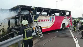 Τραγωδία στην Κίνα! Πυρκαγιά ξέσπασε σε τουριστικό λεωφορείο στην Κίνα - Δεν σώθηκε κανείς! - Φωτογραφία 3