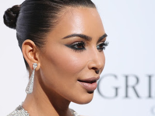 Θα πάθετε πλάκα! Πόσα πήρε η Kim Kardashian για να πάει σε πάρτυ Hamptons και να φωτογραφίζεται με τους καλεσμένους; [photos] - Φωτογραφία 1