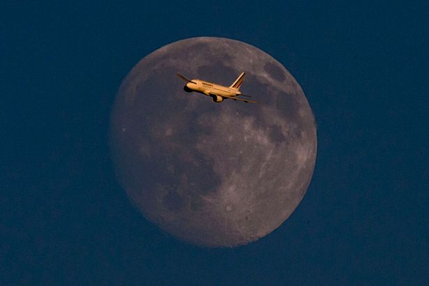 Αεροπλάνα…με φόντο το φεγγάρι! [photos] - Φωτογραφία 2
