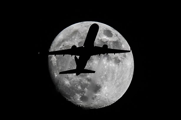 Αεροπλάνα…με φόντο το φεγγάρι! [photos] - Φωτογραφία 6