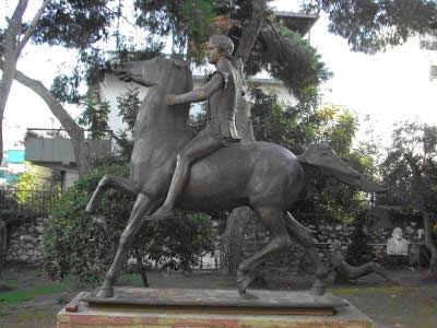 Γ. Σούρλας: Τοποθετούν αγάλματα και γιορτάζουν τα γενέθλια του Μ. Αλεξάνδρου στα Σκόπια και στην Αθήνα δεν βρέθηκε ακόμη χώρος για το άγαλμά του - Φωτογραφία 2