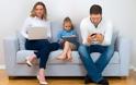 Έρευνα: Το Διαδίκτυο μπορεί να γίνει πηγή οικογενειακών συγκρούσεων και αποξένωσης
