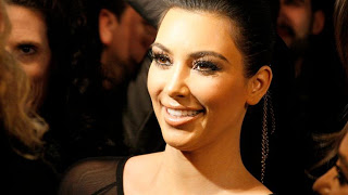 ΕΤΣΙ λεπταίνει τη μέση της η Kim Kardashian! [photos] - Φωτογραφία 1