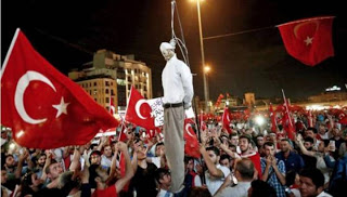 ΕΤΣΙ υποδέχτηκαν τη θανατική ποινή στην Τουρκία [photo] - Φωτογραφία 1