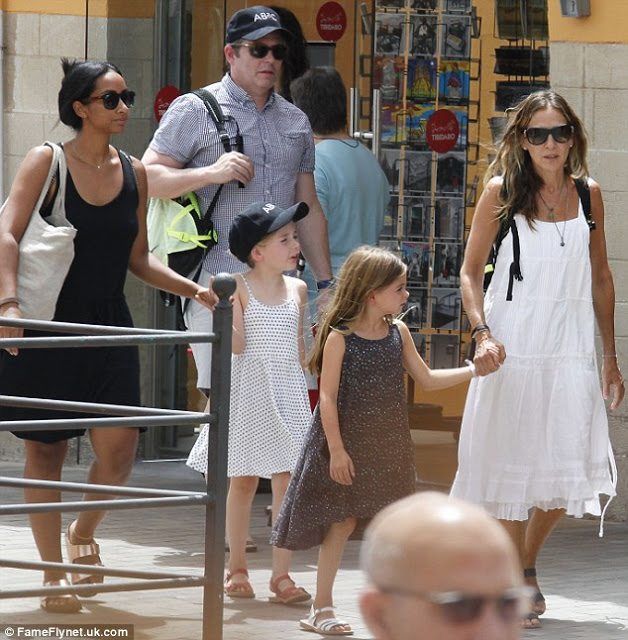 Η Sarah Jessica Parker κάνει οικογενειακές διακοπές στην Ισπανία! [photos] - Φωτογραφία 3