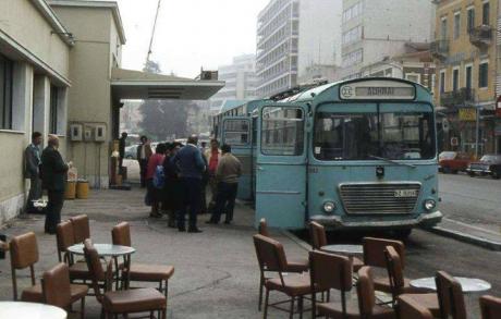 Πάτρα: Πότε εμφανίστηκαν τα πρώτα ταξί της πόλης; Ποιες περιοχές εξυπηρετούσαν τα αστικά λεωφορεία τον περασμένο αιώνα; - Φωτογραφία 15