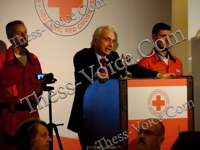 Στη βράβευση από τον Ε.Σ Θεσσαλονίκης του Μητροπολίτη Μεσογαίας Νικόλαου ο Διοικητής του Γ'ΣΣ Αντγος Αλκιβιάδης Στεφανής - Φωτογραφία 20