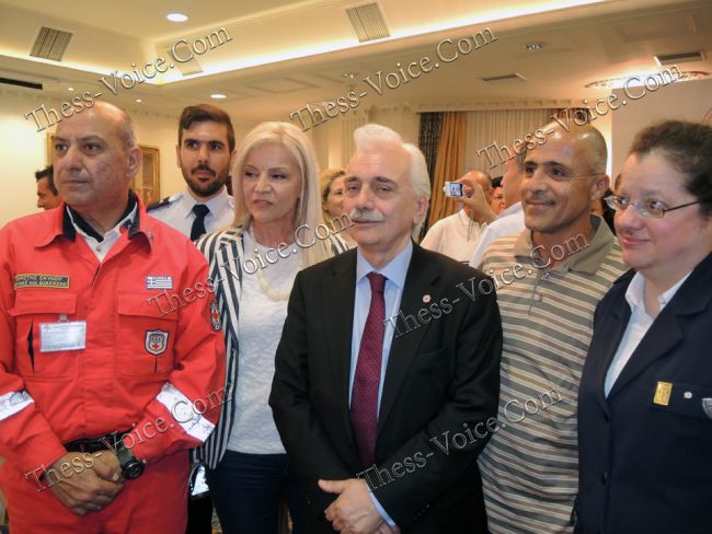 Στη βράβευση από τον Ε.Σ Θεσσαλονίκης του Μητροπολίτη Μεσογαίας Νικόλαου ο Διοικητής του Γ'ΣΣ Αντγος Αλκιβιάδης Στεφανής - Φωτογραφία 35