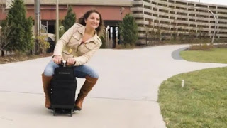 Μεγαλοφυές: Μια βαλίτσα που γίνεται ... σκούτερ! [video] - Φωτογραφία 1