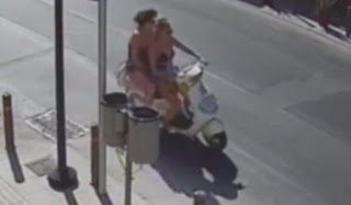 Κρήτη: Προσέξτε τι θα συμβεί πίσω από αυτές τις γυναίκες - Δείτε το βίντεο από κάμερα ασφαλείας - Φωτογραφία 1