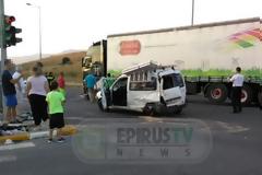 Ιωάννινα: Σφοδρή Σύγκρουση 3 Οχημάτων Στην Περιφερειακή Οδό Αγιο Είχαν Οι Οδηγοί [Photos]
