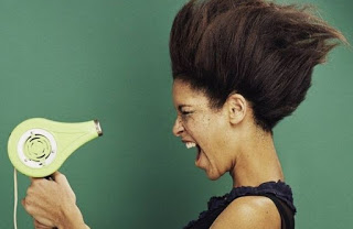 Οι 6 κακές συνήθειες που φριζάρουν τα μαλλιά σου - Φωτογραφία 1