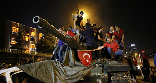 Πραξικόπημα-οπερέτα κάνει τον Ερντογάν πραγματικό σουλτάνο - Φωτογραφία 1
