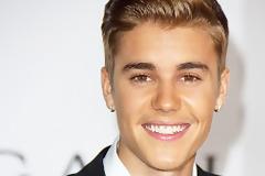 Σκληρή ζωή: Ο Justin Bieber παρτάρει με φίλους! [photos]